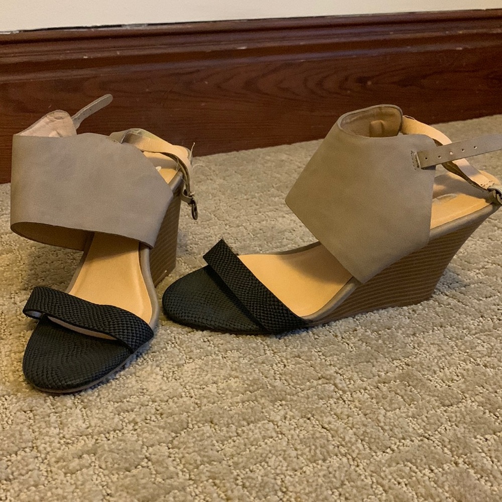 Grey and black wedge sandals never been worn size 7.5